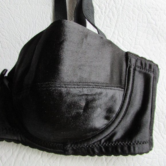 VOGUE Petites 4070 Convertible Padded Underwire Bra - Picture 10 of 11
